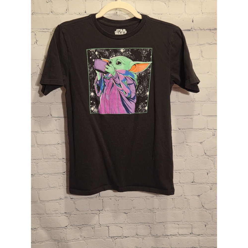 Mandalorian‎ Star Wars Graphic Tee Grogu Kids XXL (18)